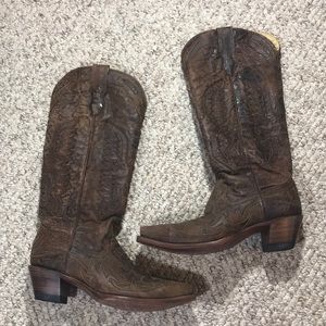 NWOT coral boots